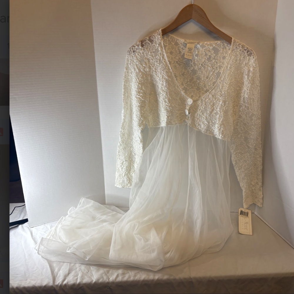 Vintage Val Mode Lingerie Bridal Lace Sheer Lingerie Nightgown Lace Robe Med NWT